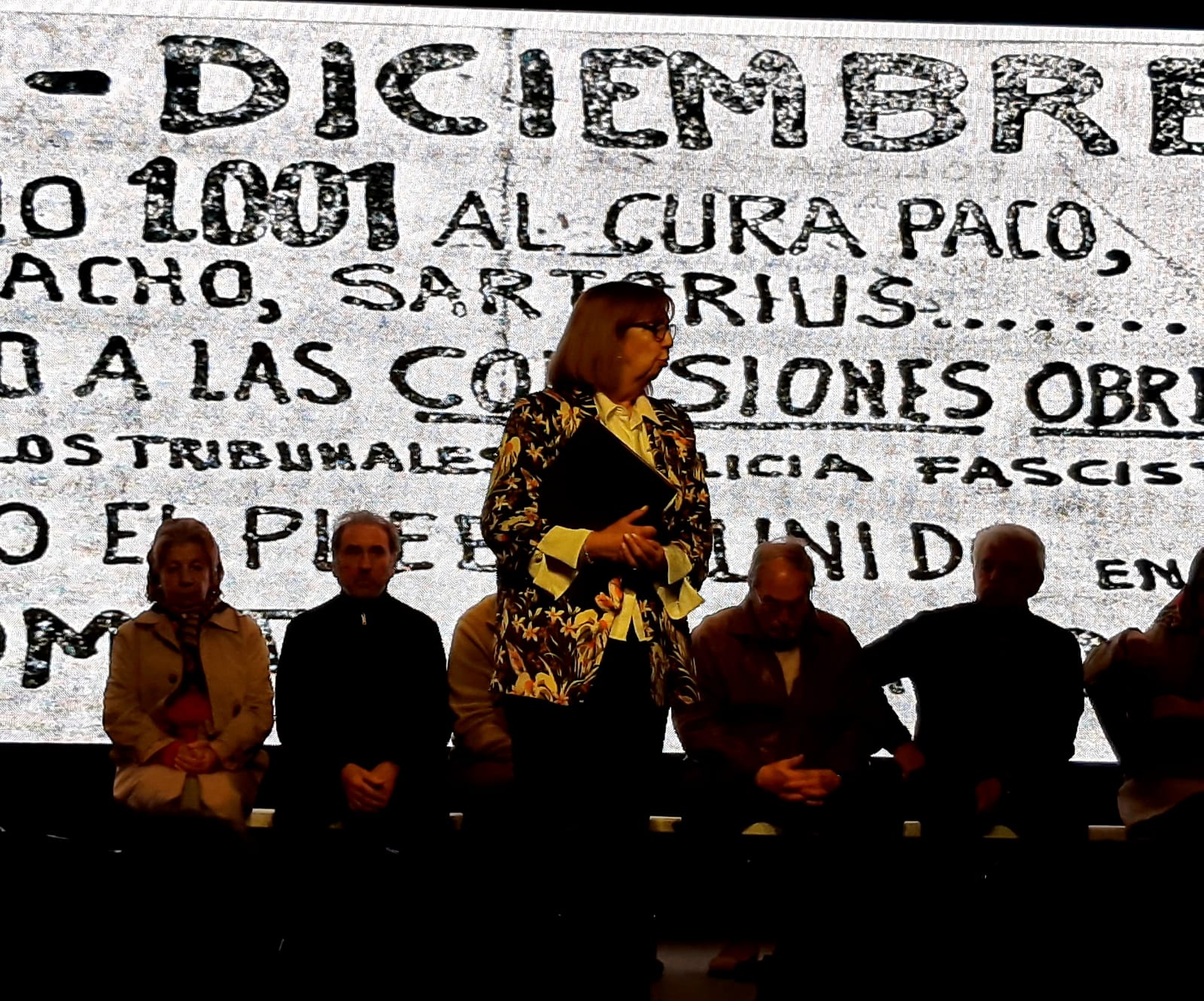 Inauguración Salon Mari Luz Nájera con la representación de "La caída de los oblatos"